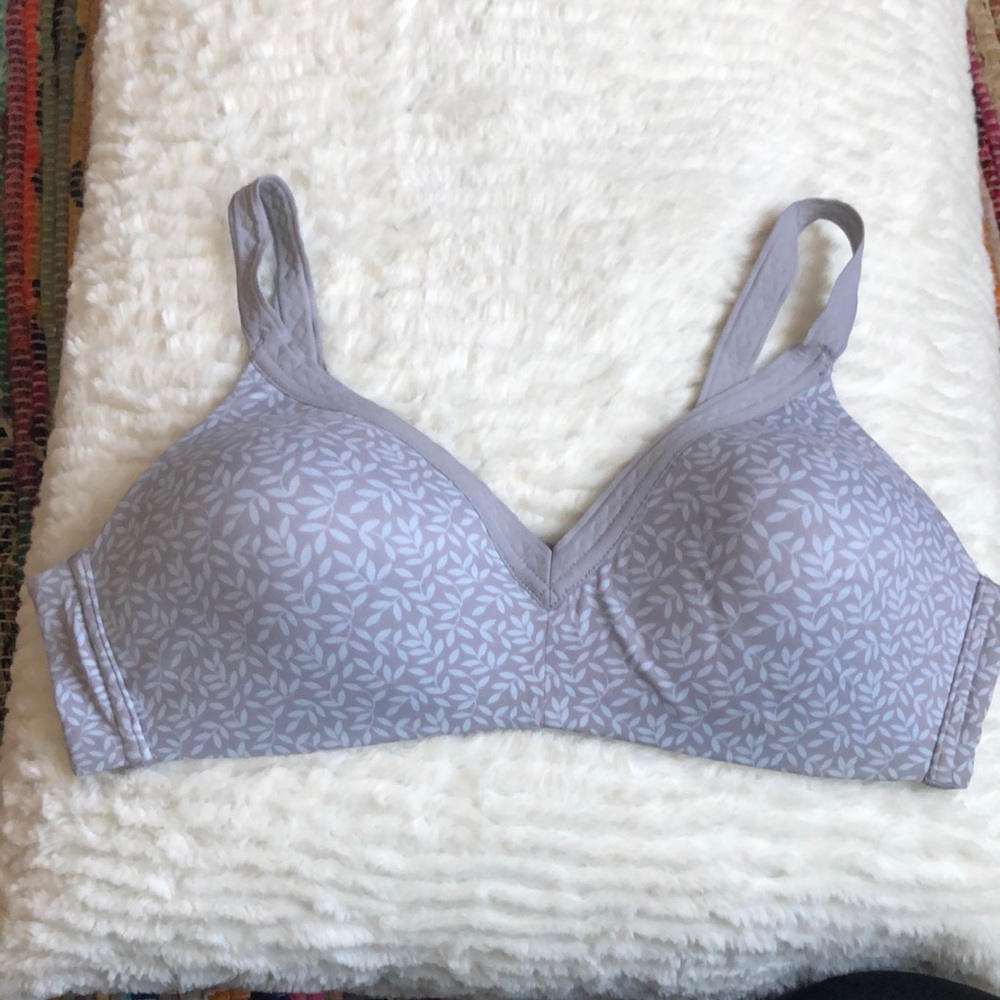 🔆4/$15 🔆Warner’s wireless bra, size 38B